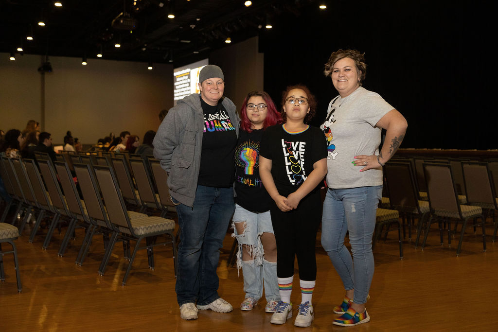 Nicole Adamson, Emry, Noel e Dakoda Neal